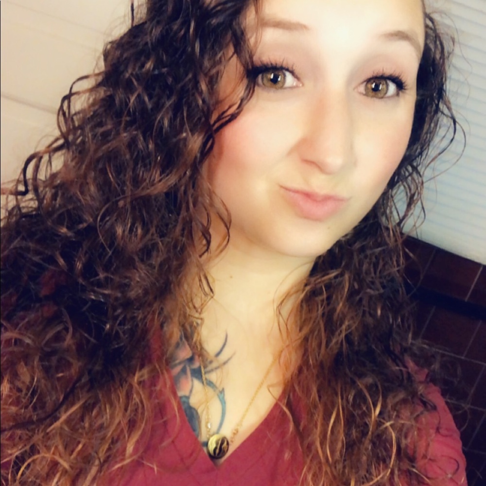 Meet your Posher, Meaghan